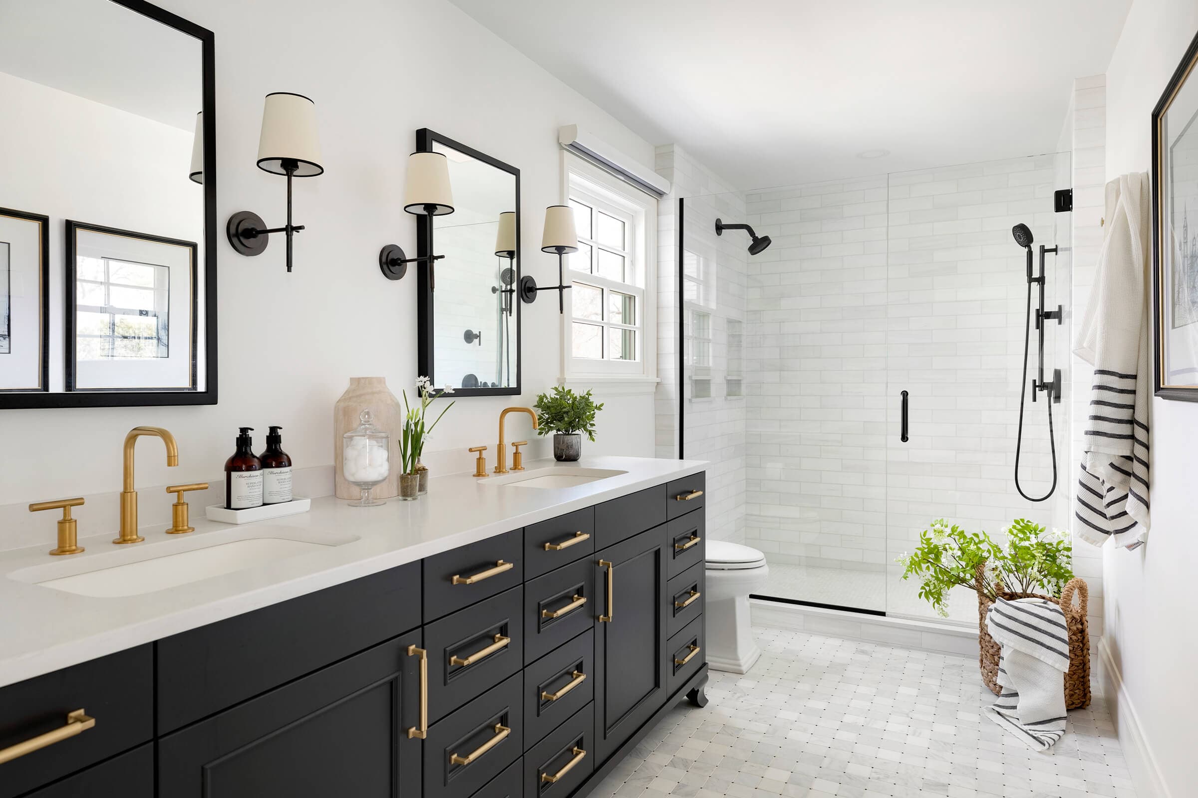 Remodeled bathroom by HappyCasa